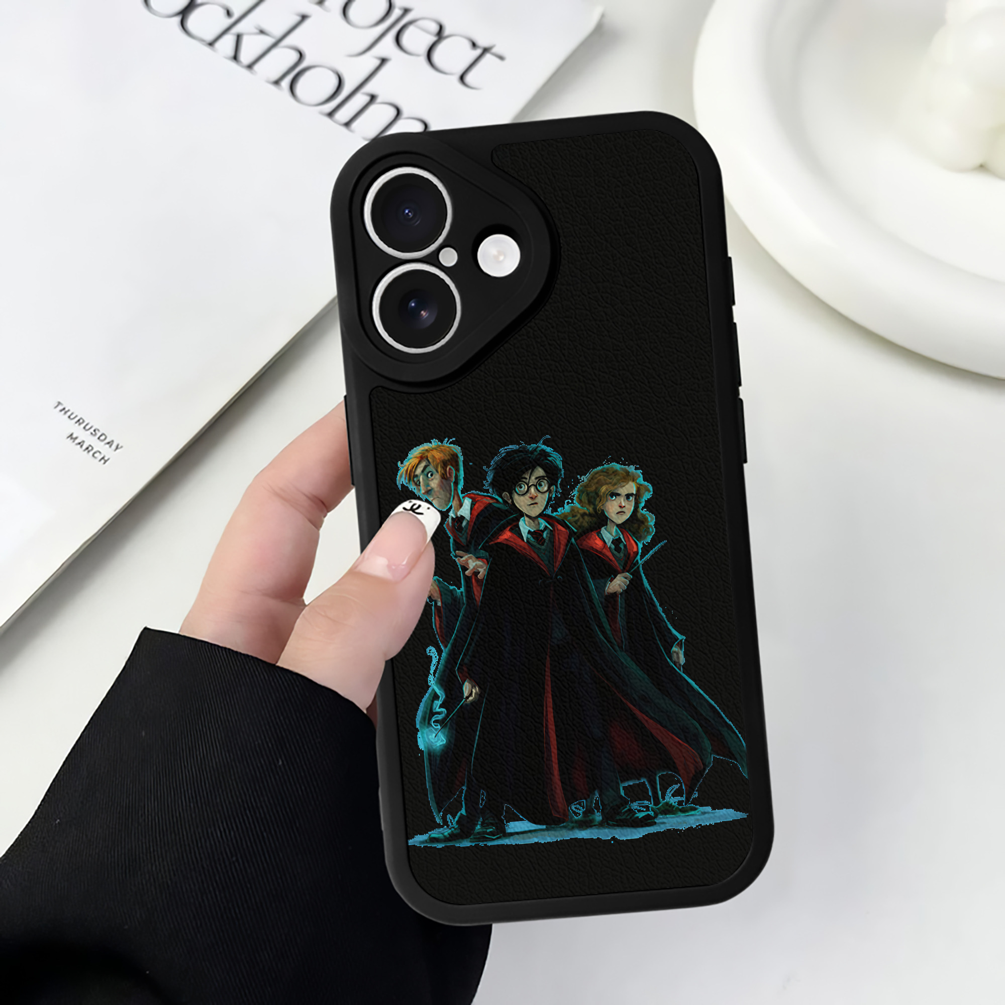 （画像用） Harry Potter ハリー・ポッターシリーズ 【iPhone 16シリーズ対応】シリコンスマホケース（レザー調） 材質：シリコン